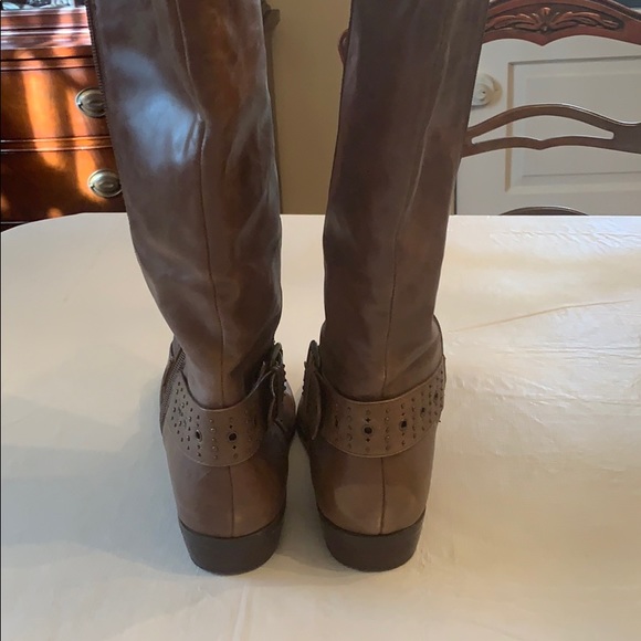 Adrienne Vittadina Boots. Size 8 1/2M Boots - Picture 9 of 12